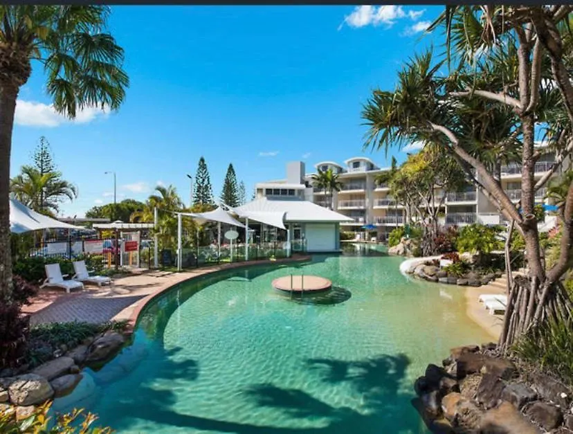 Beachfront Top Floor Resort Queen Studio At Alex Beach Resort Alexandra Headland