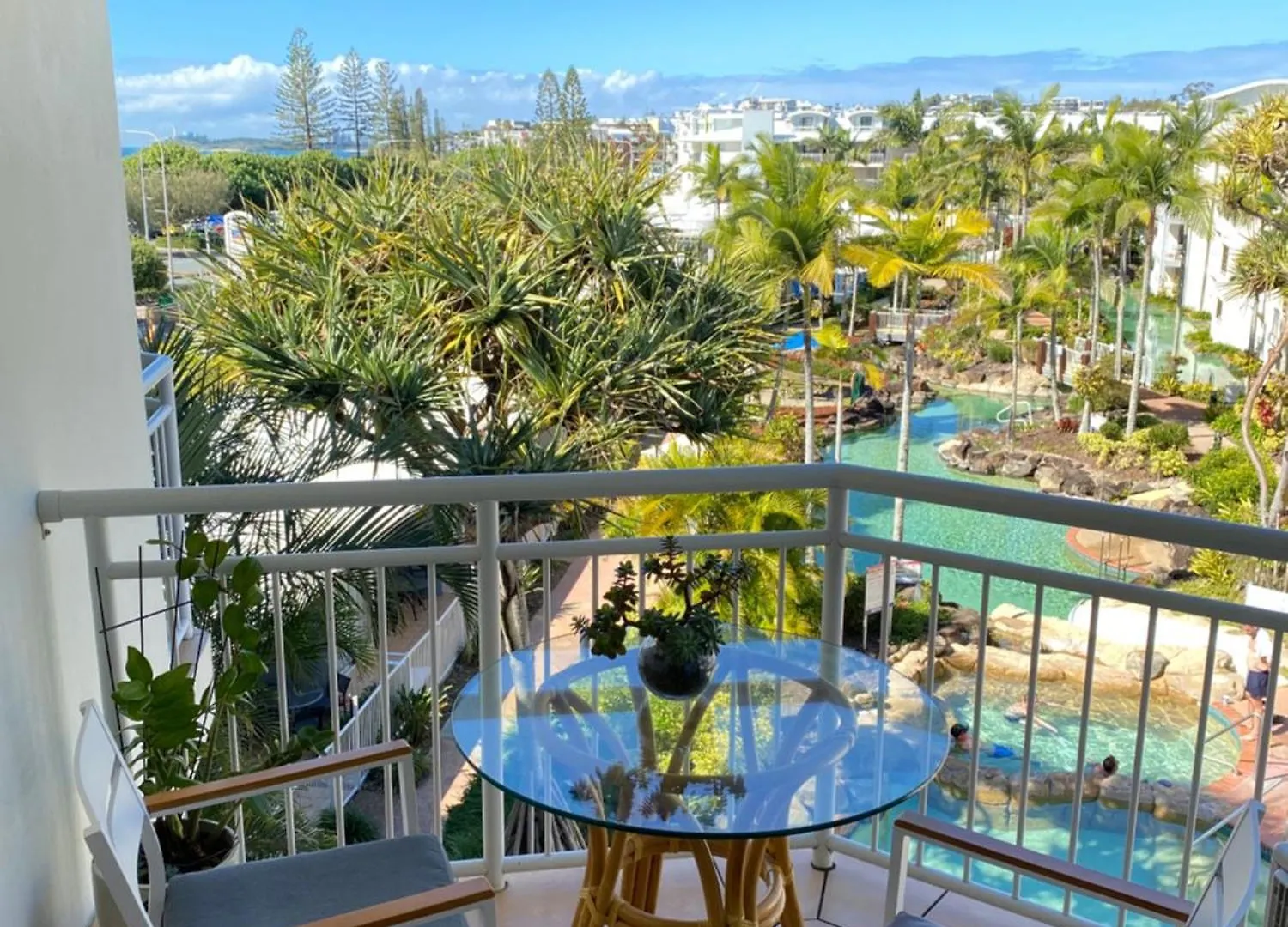 Beachfront Top Floor Resort Queen Studio At Alex Beach Resort Alexandra Headland Lägenhet